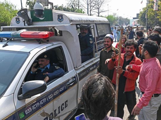 Pakistan police attempt to arrest former PM Imran Khan