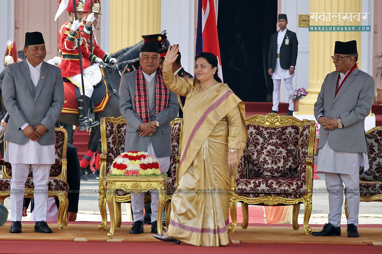 What are the benefits that former presidents & vice presidents get?