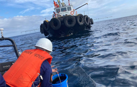 Sunken Philippine tanker leaks industrial fuel oil into sea