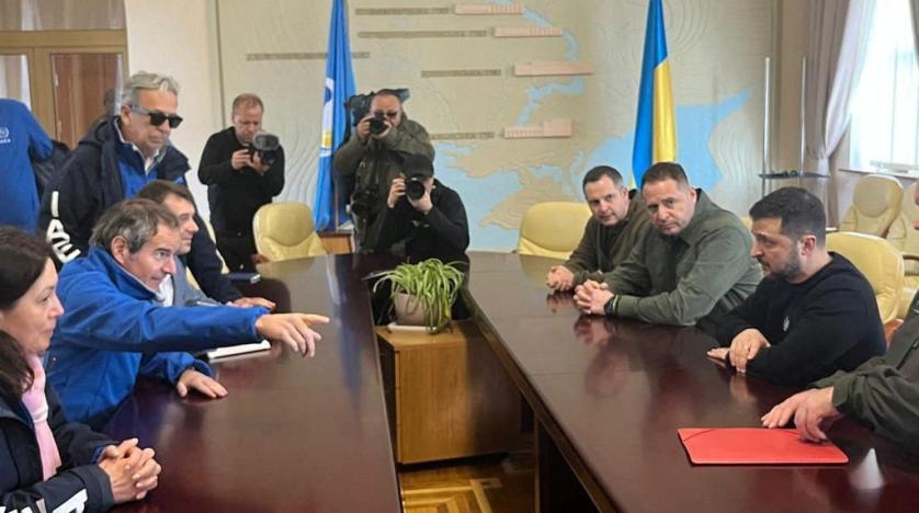 Zelenskyy, atomic agency chief discuss nuclear plant fears