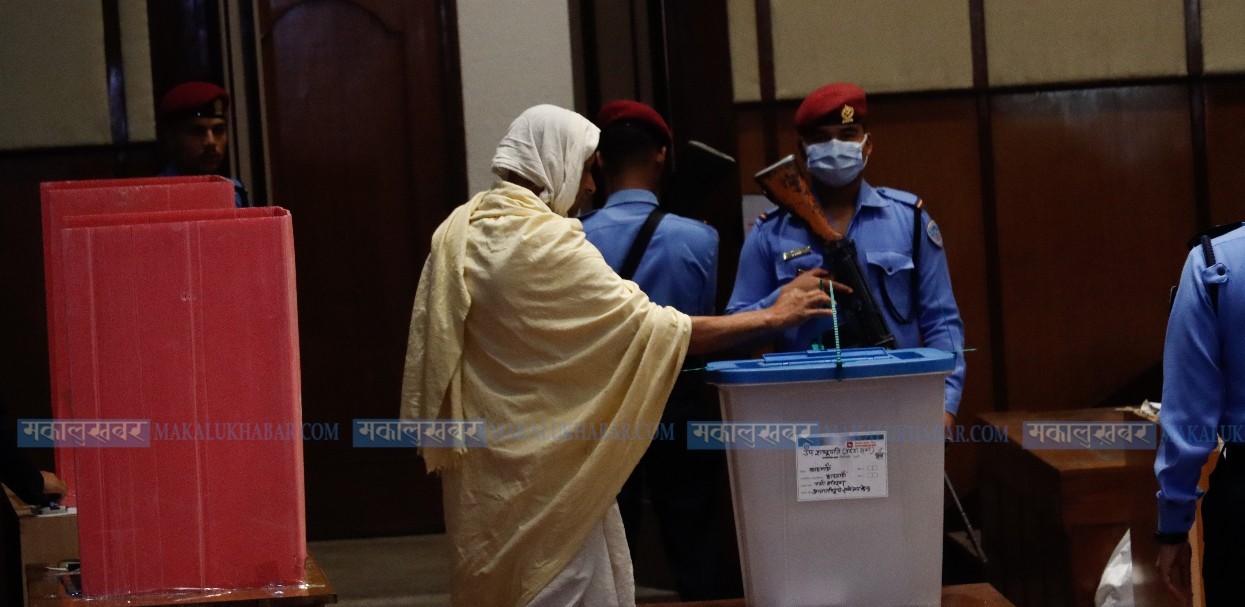 MP Baral, performing a death ritual casts his vote (photos)