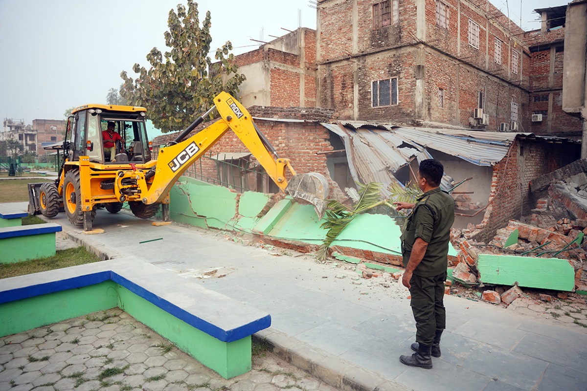 Birgunj Sub-Metropolitan launches drive to remove illegal structures