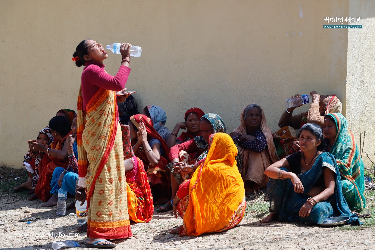 Meter bagging victims walked for twelve days to reach Maitighar Mandala (photos)