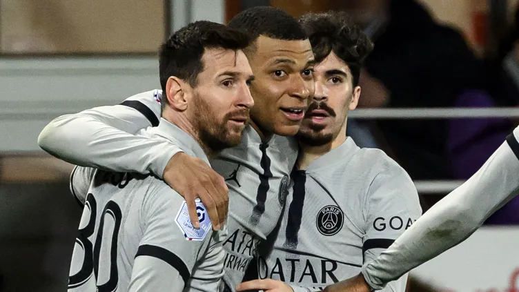 PSG defets Brest 2-1 in French League I