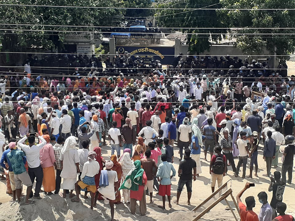 Clash between protestors & police in Garuda of Rautahat, one injured in firing