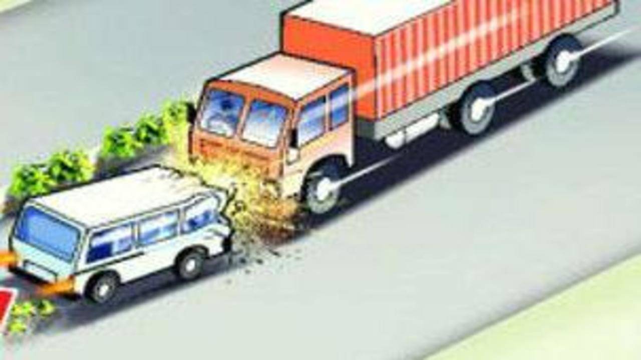 9 killed in truck-van collision in Pakistan’s Sindh