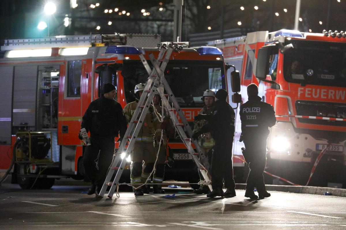 4 hurt in German hospital fire, suspect arrested