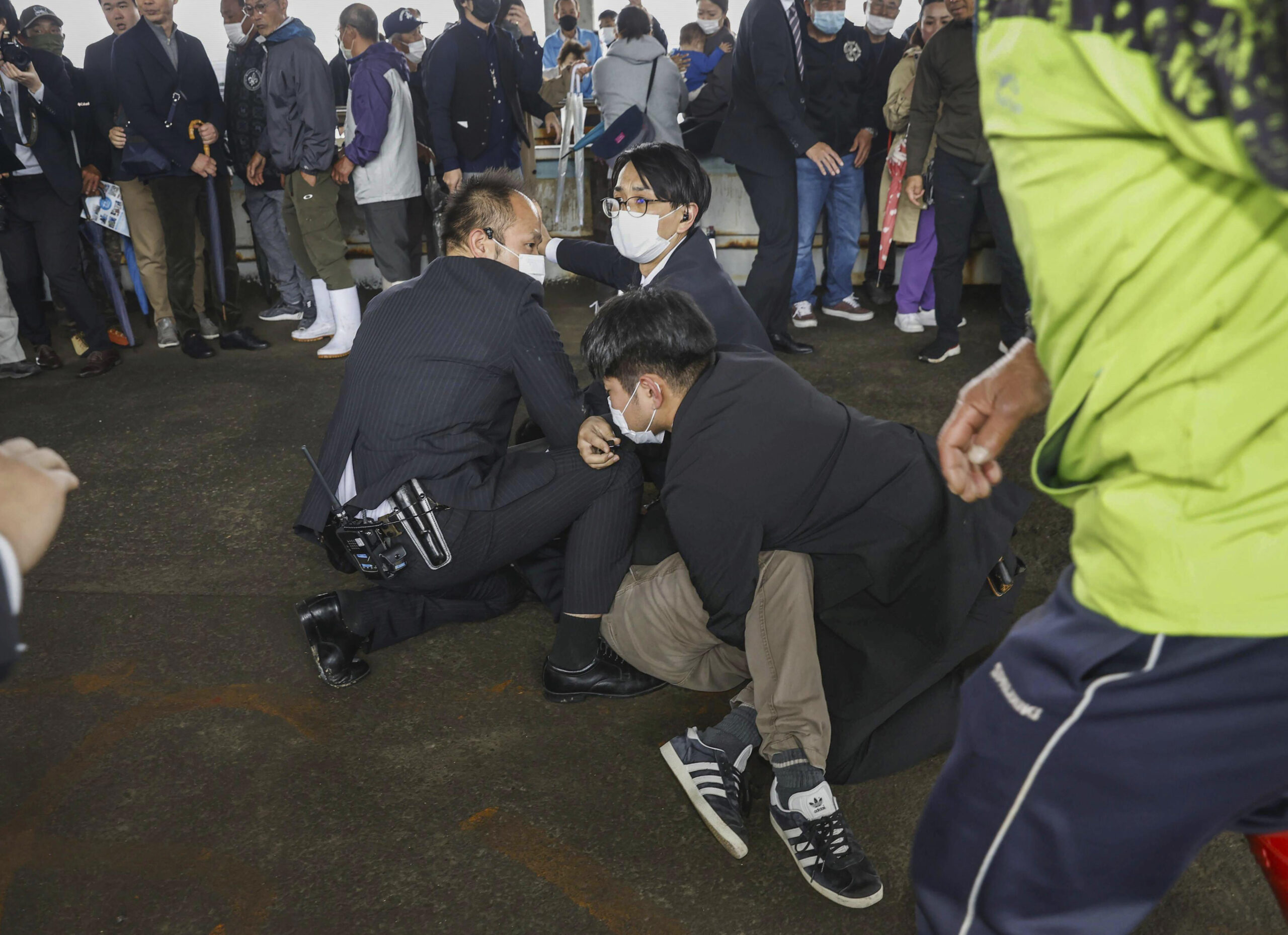 Japan: Kishida smoke bomb sparks memories of slain PM Abe