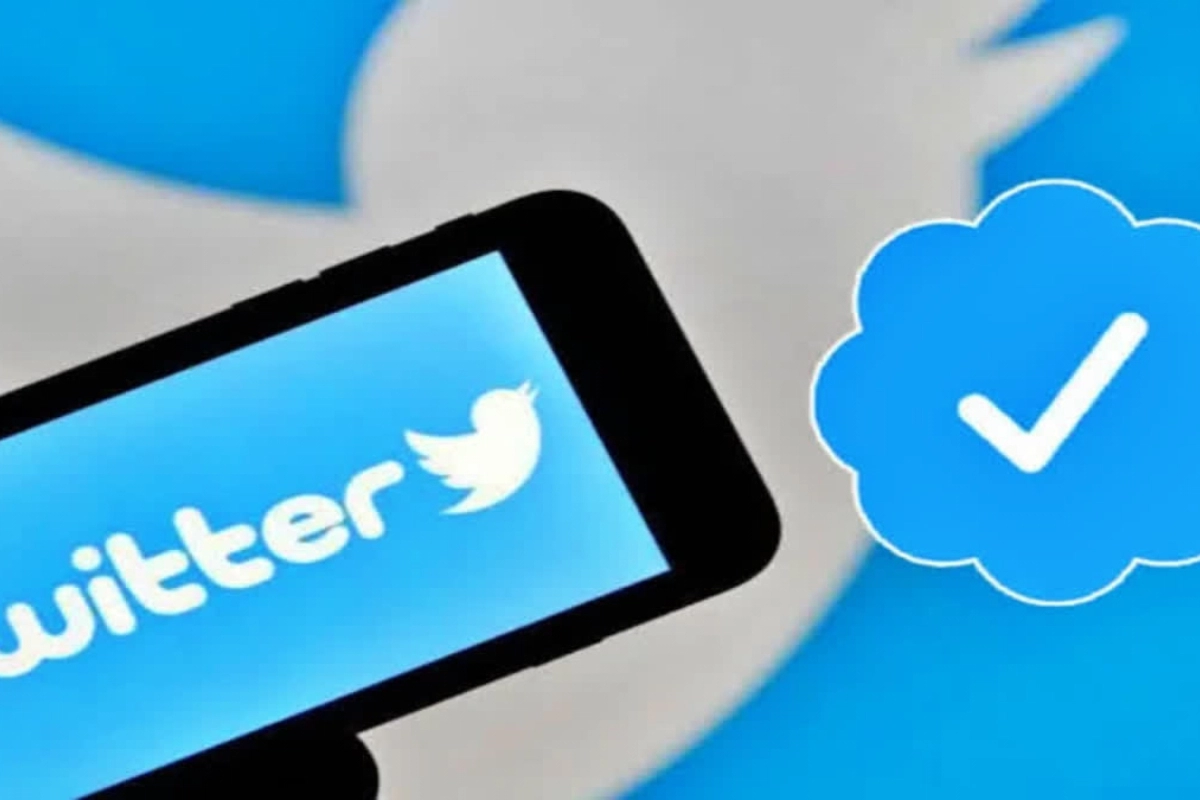 Twitter begins removing blue checks from users who don’t pay