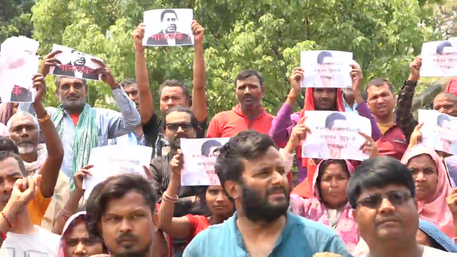 Meter usury victims staged a demonstration demanding that HM Shrestha resign