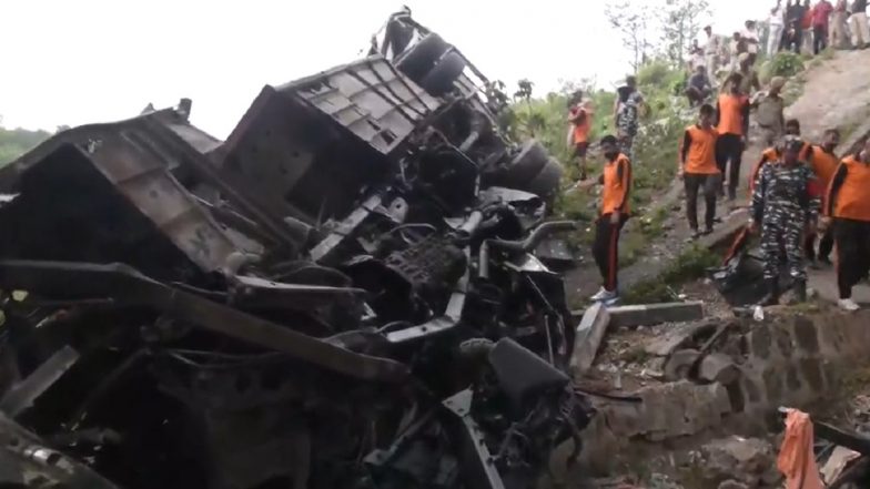 Death toll in Jammu bus accident mounts to 10