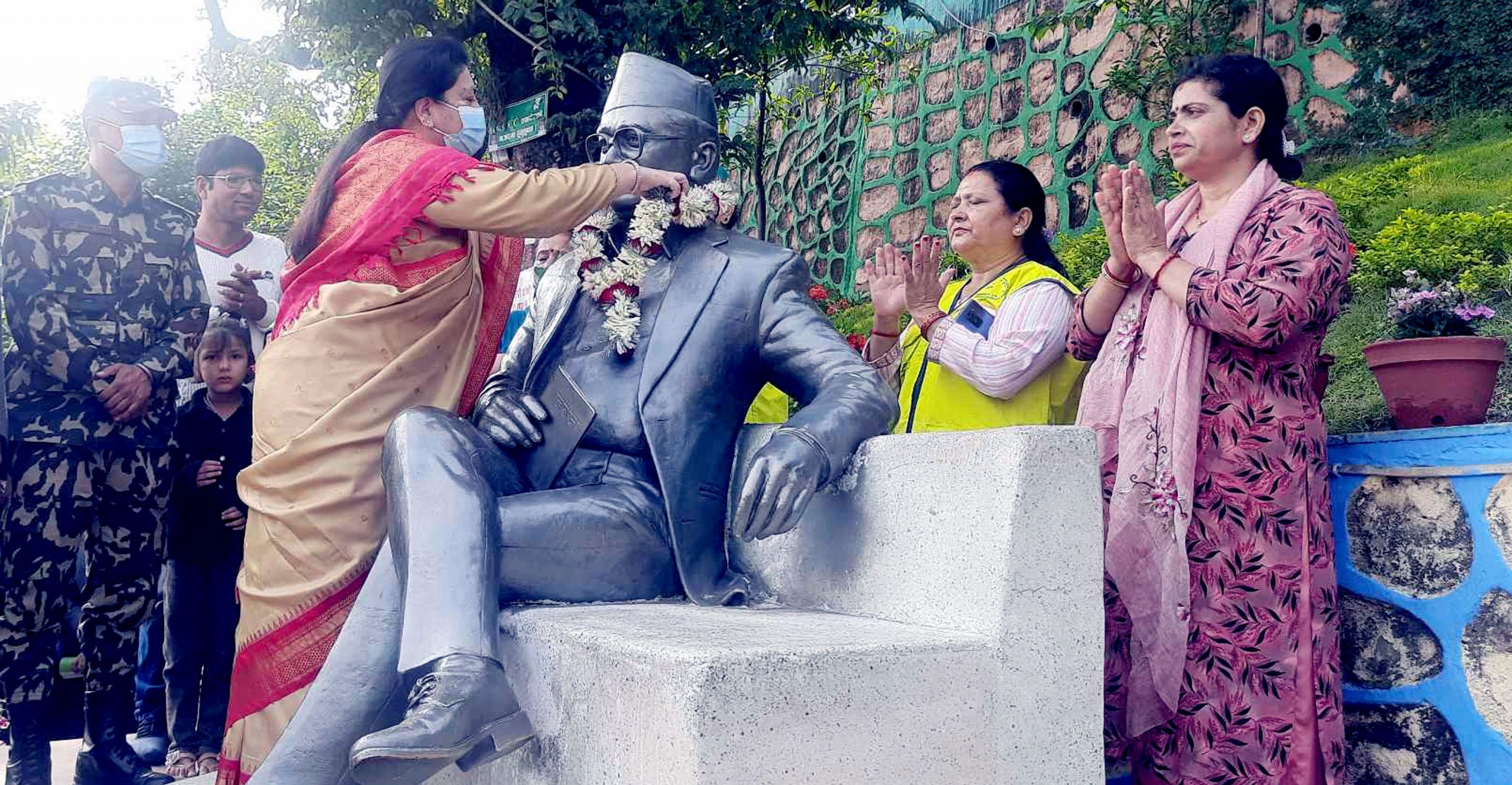 Former President Bhandari & UML Chair Oli laid wreaths on Madan Bhandari’s statue