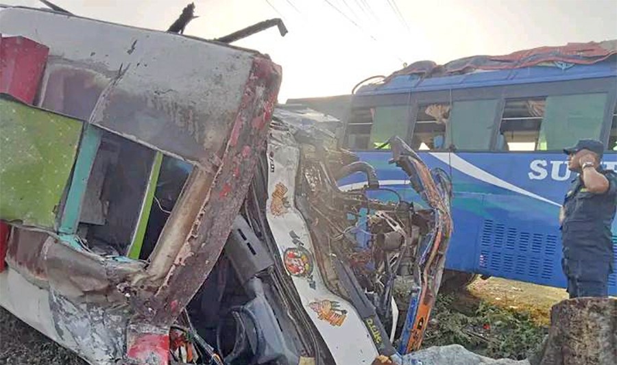 One person died, dozens injured in a bus collision in Deukhuri