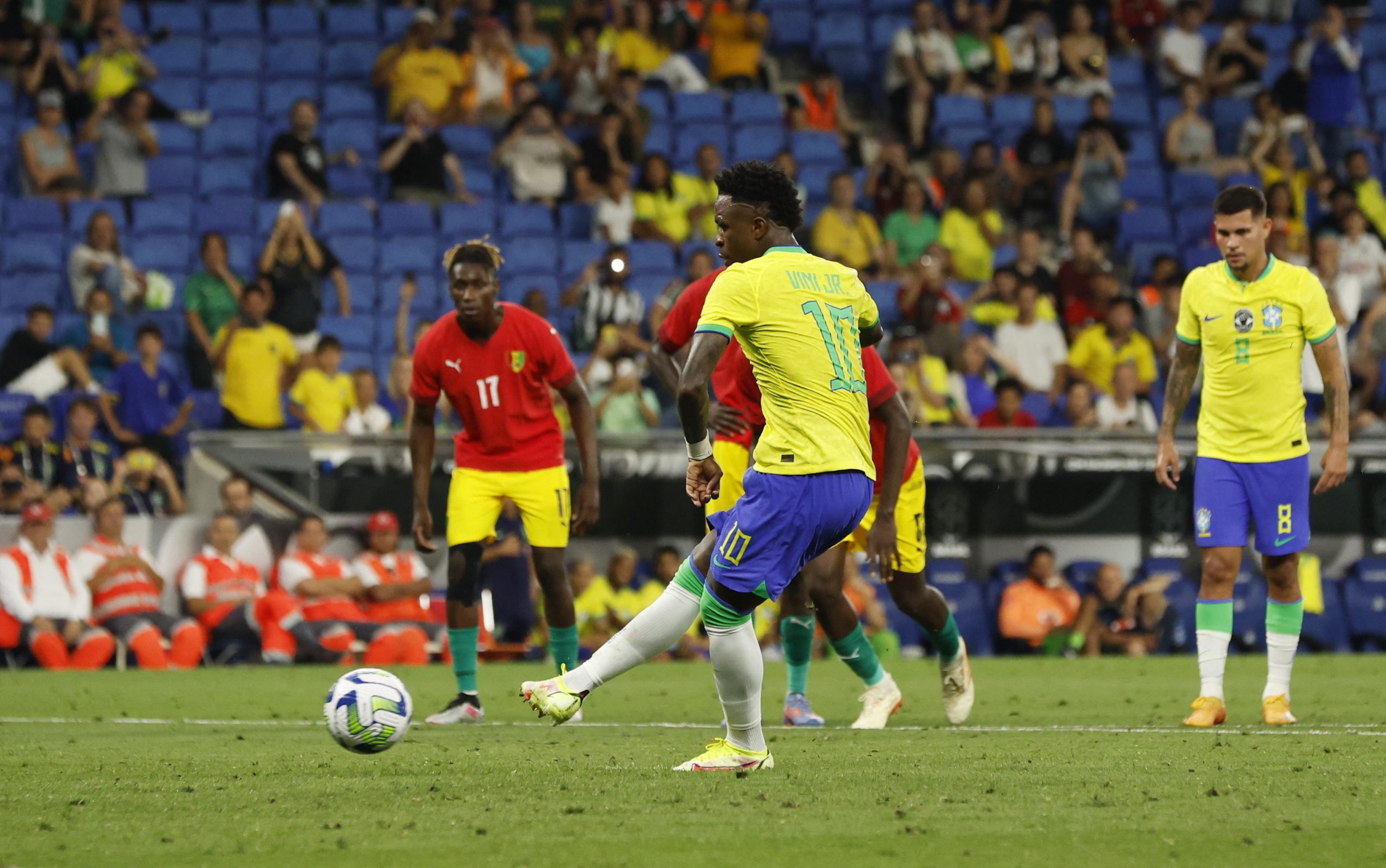 Resounding win for Brazil in a friendly match