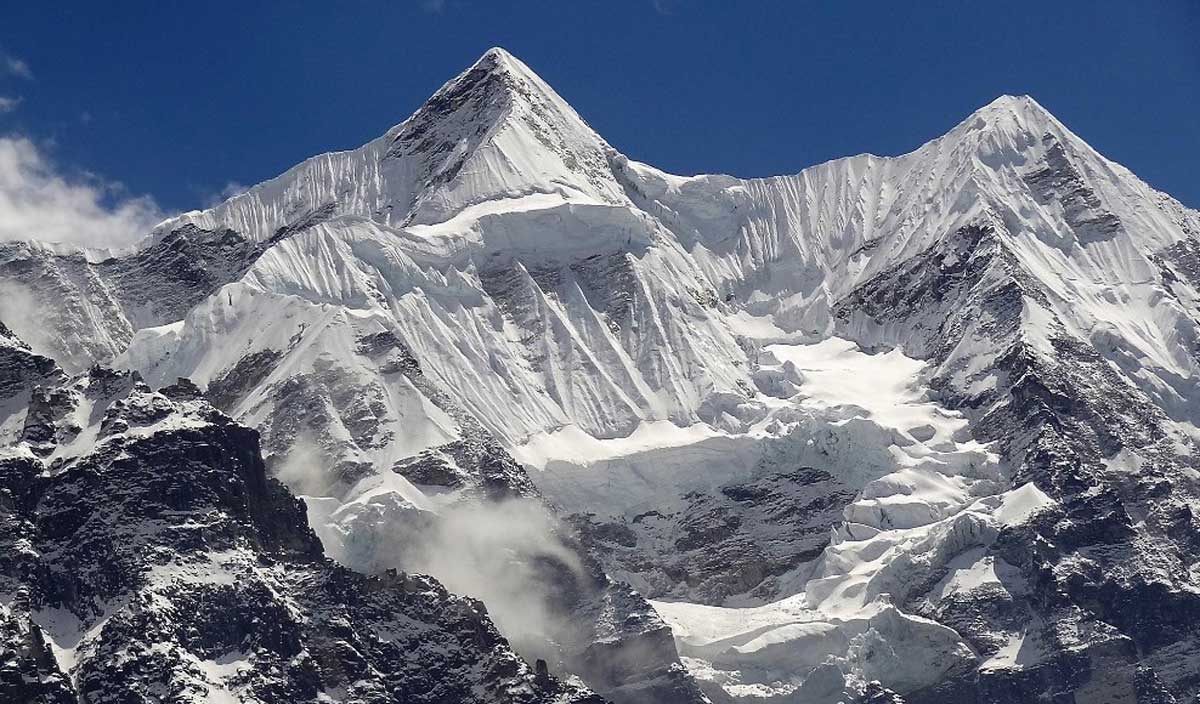 Fourteen mountaineers scale Mt Kanchenjunga today