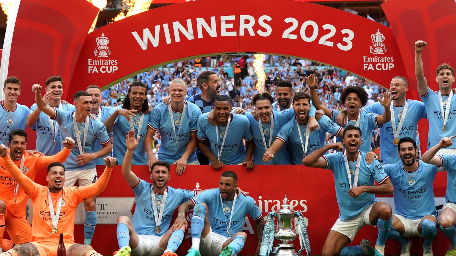Manchester City lifts FA Cup trophy