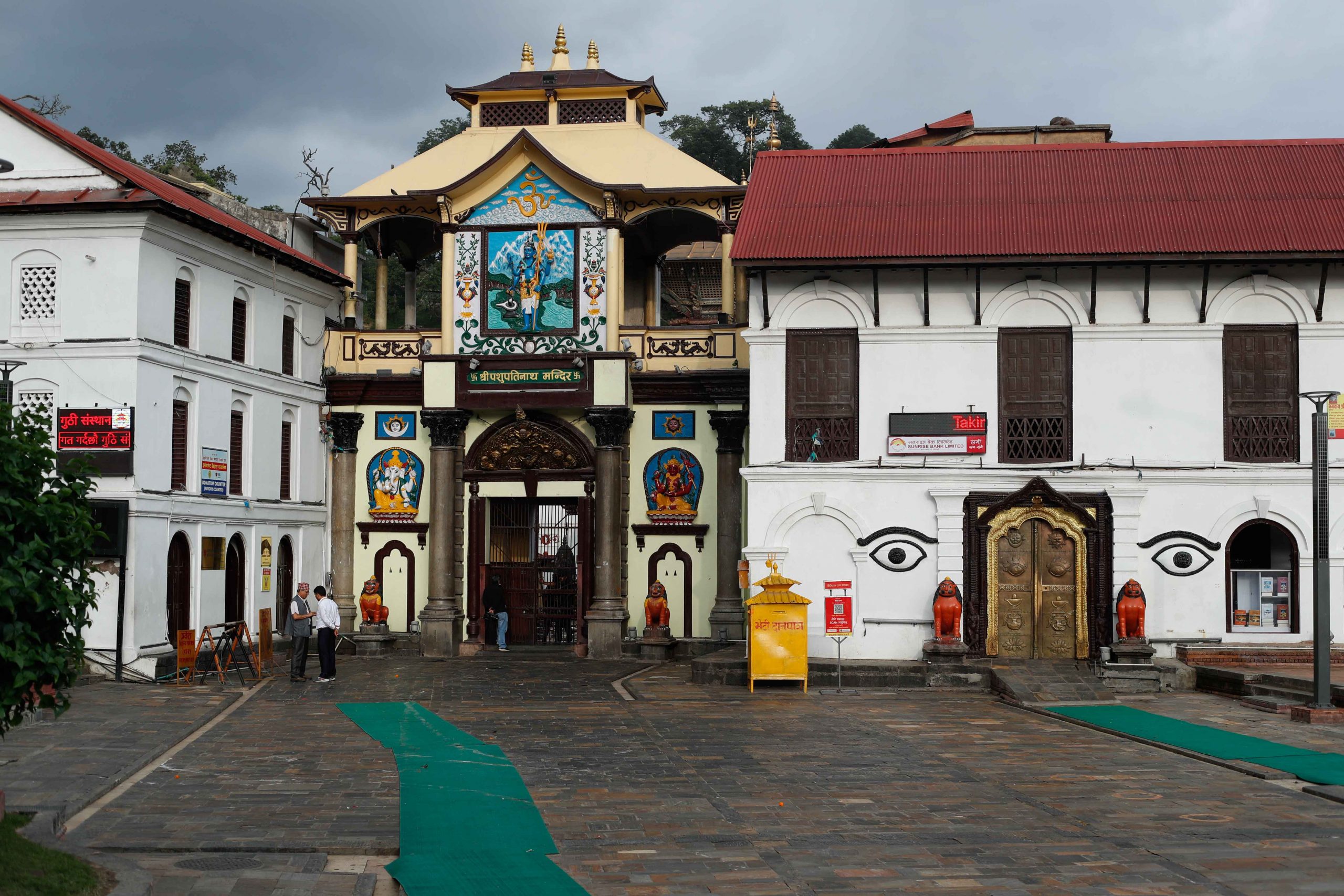 Preparing to restore Jalhari into Pashupatinath’s Sanctorum