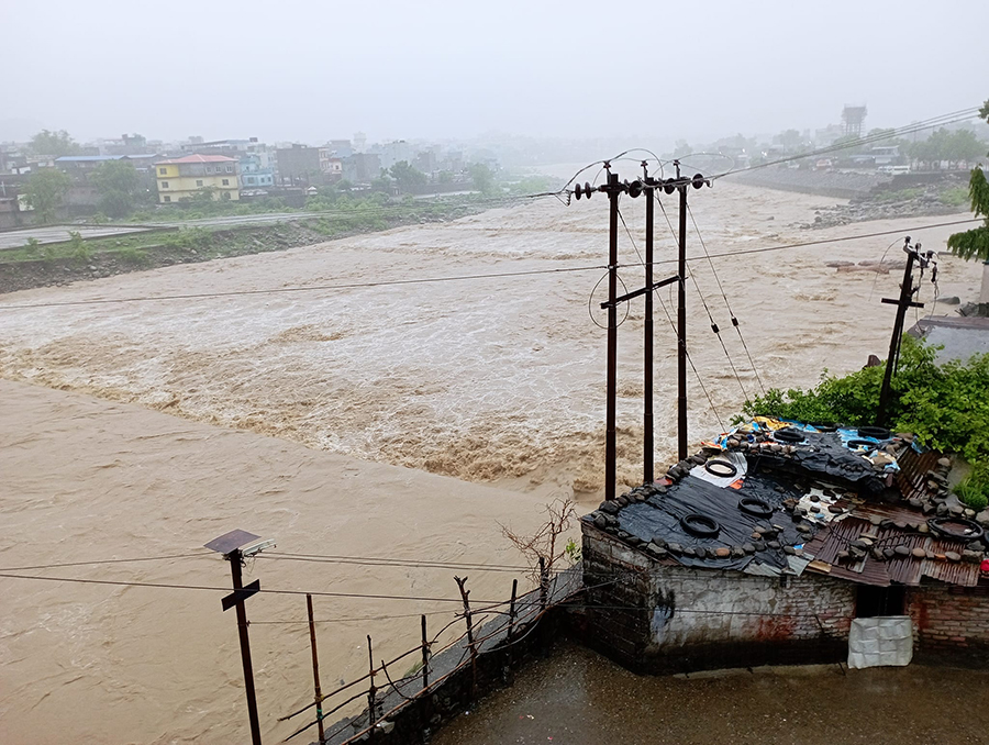 Danger in Tinau River, urge to stay in safe place