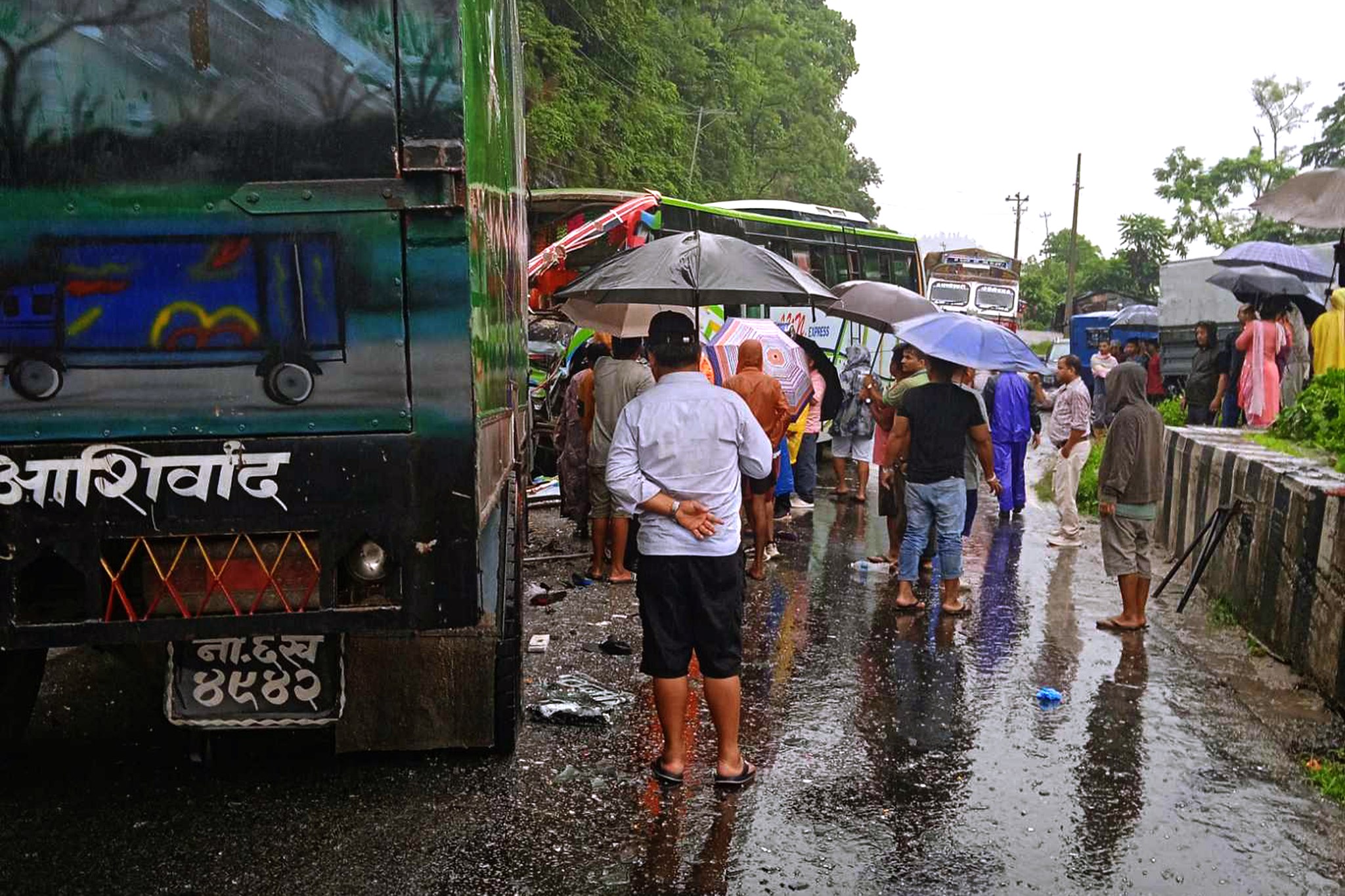Thirty injured in bus-truck collision