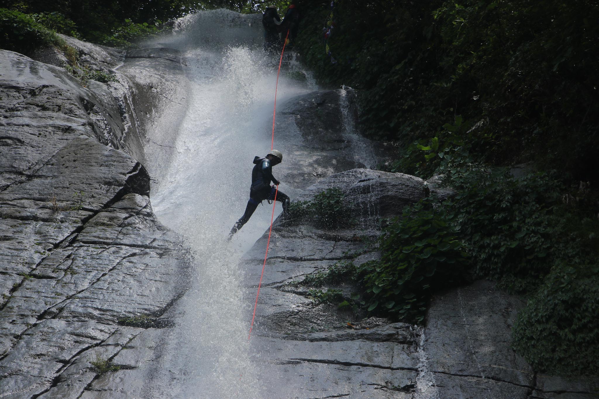 Canyoning fun in summer (photos)