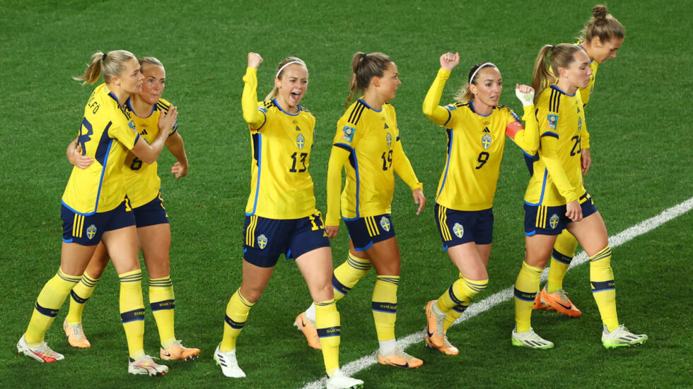 Beating Japan Sweden enters semi-finals