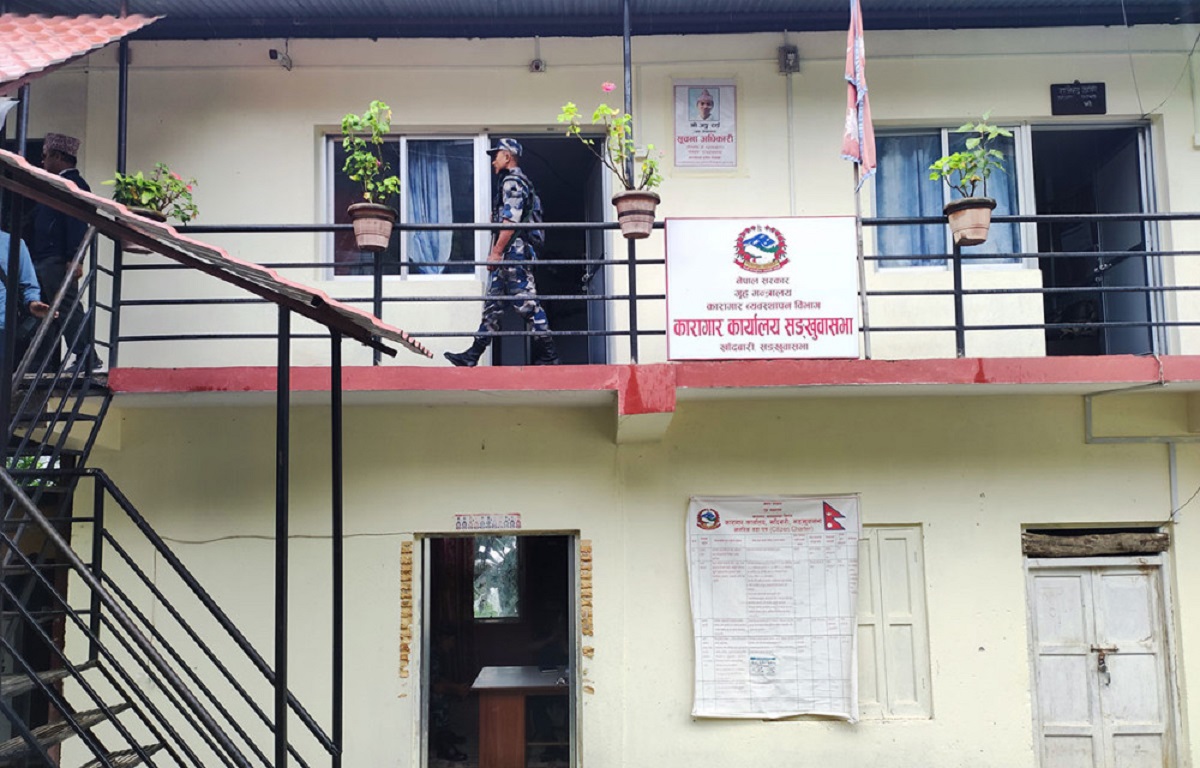 CCTV shows the prisoner being beaten, 10 people including ASI detained