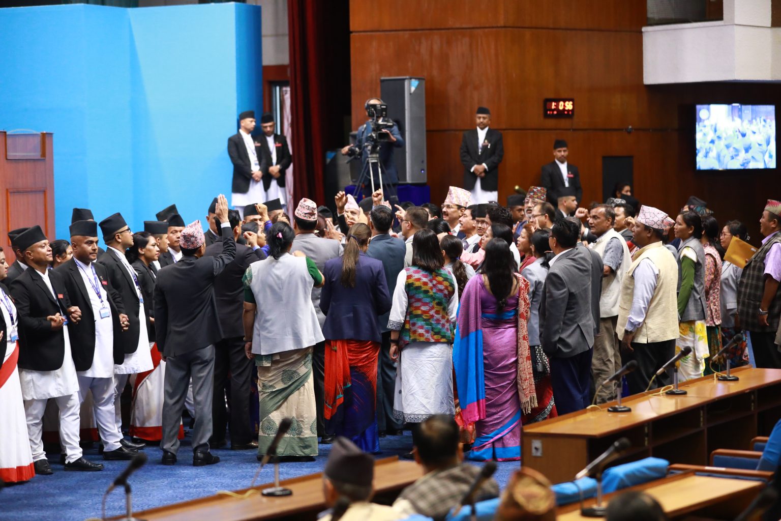HoR meeting adjourned after the opposition party UML interrupted (photos)