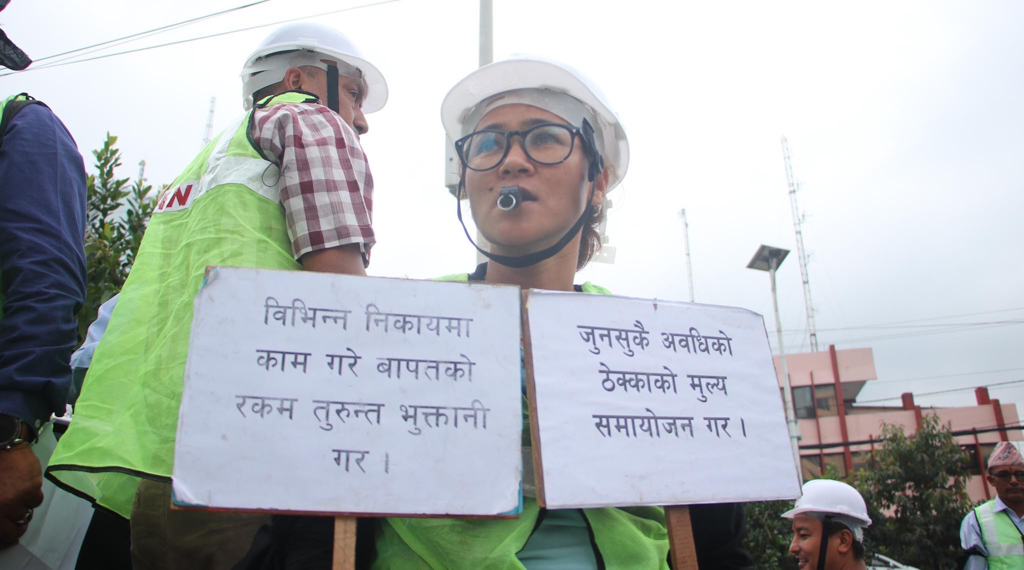 Construction workers blow whistle in Baneshwor (photos)