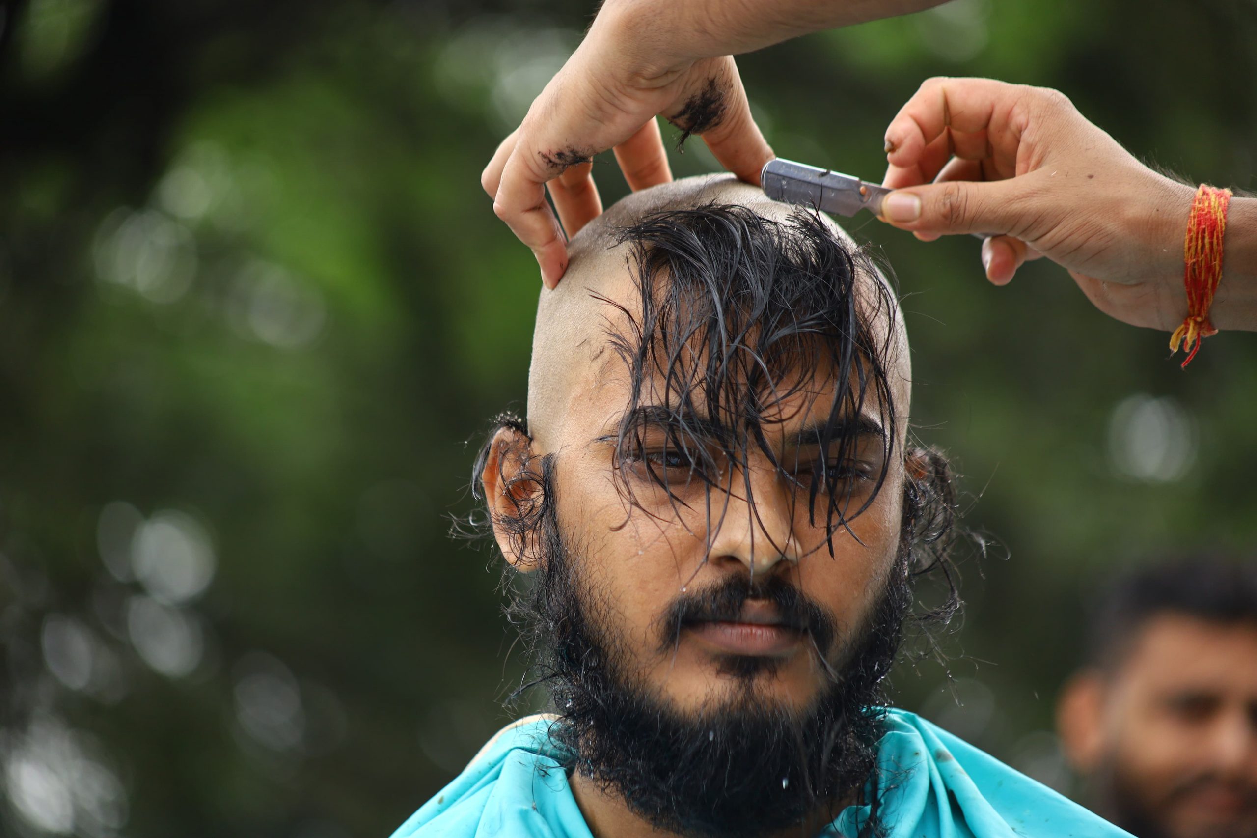 Mass shaving of hair in protest against Aarati Sah’s lack of justice (photos)