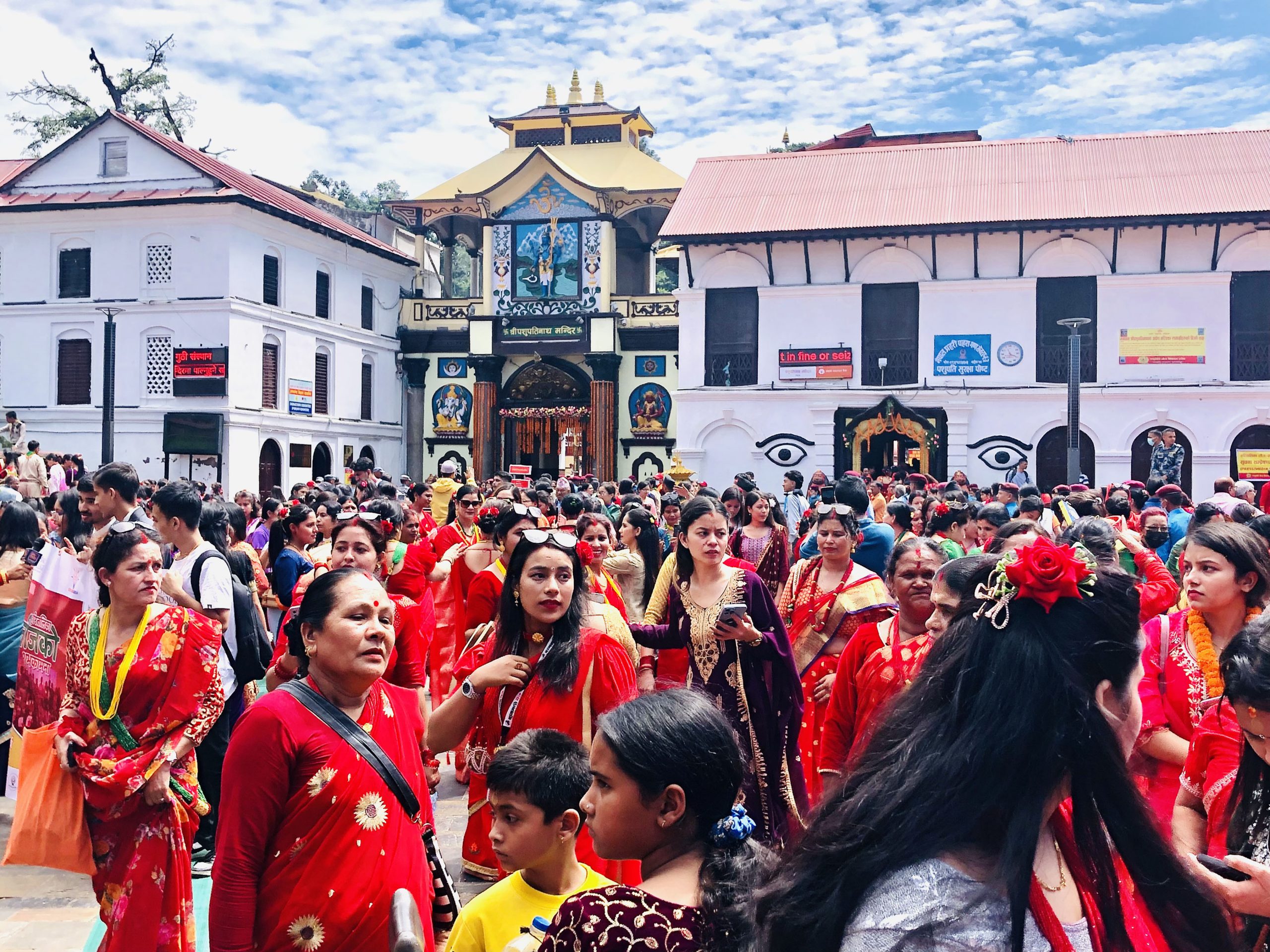 Heavy crowds at Shiva Temples nationwide from early morning, including Pashupatinath (photos)