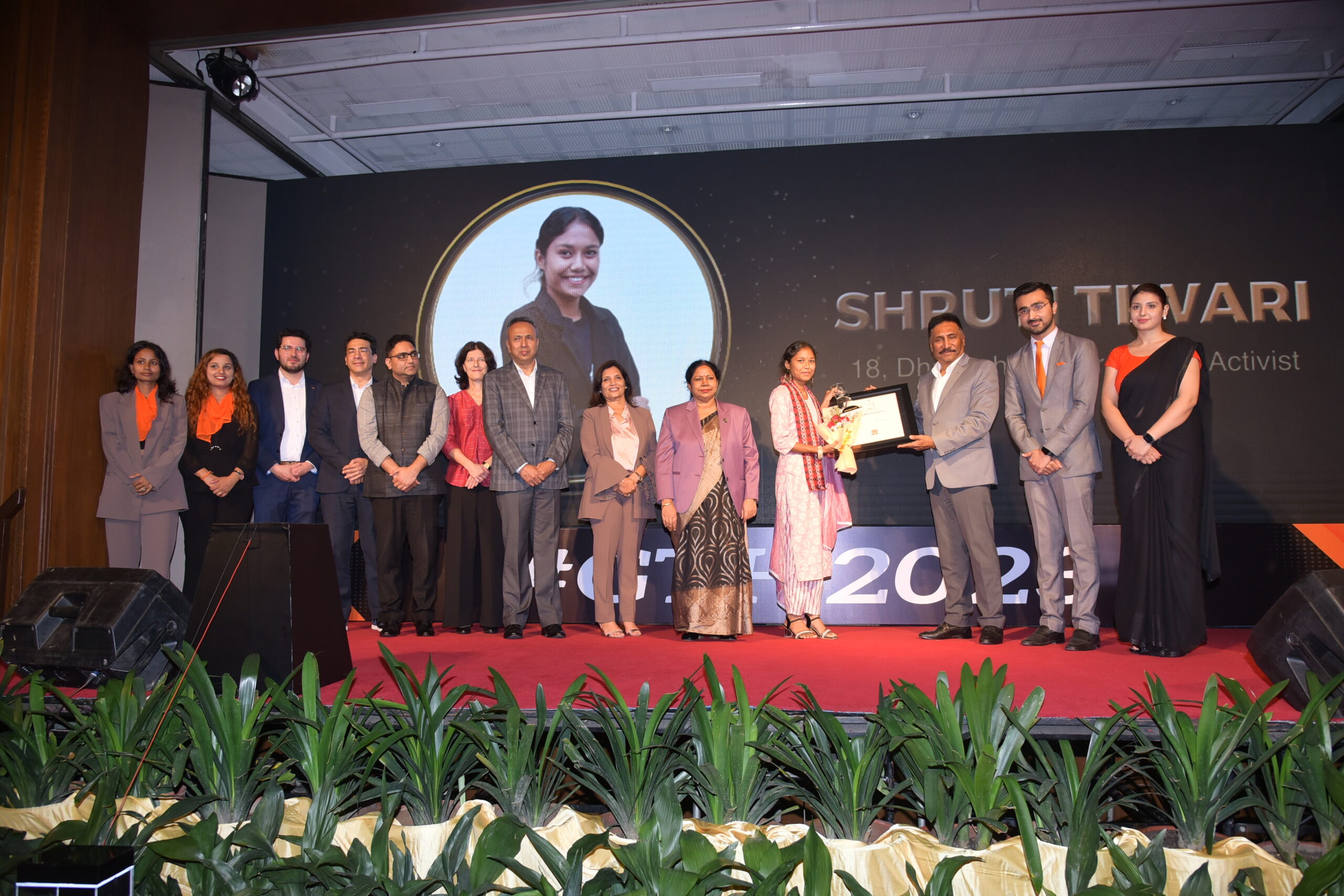 Shruti Tiwari 18 years old Environment Activist Felicitated as Golchha Group presents Glocal Teen Hero Nepal 2023