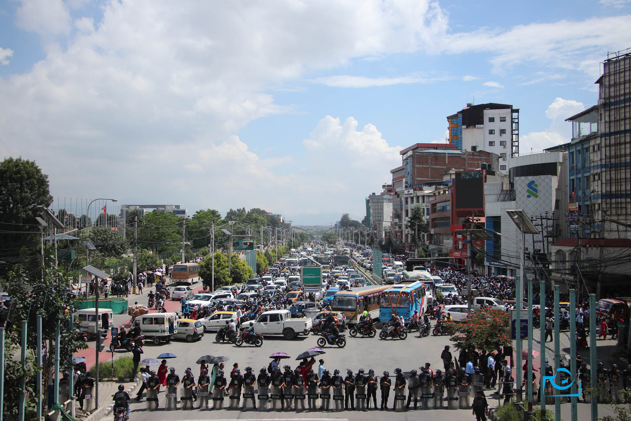 Demonstration leads to chaotic traffic in Baneshwor-Maitighar (photos)