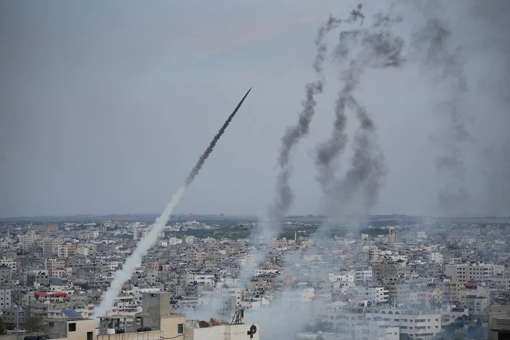 Israel launches new strikes on Gaza, warns of long fight