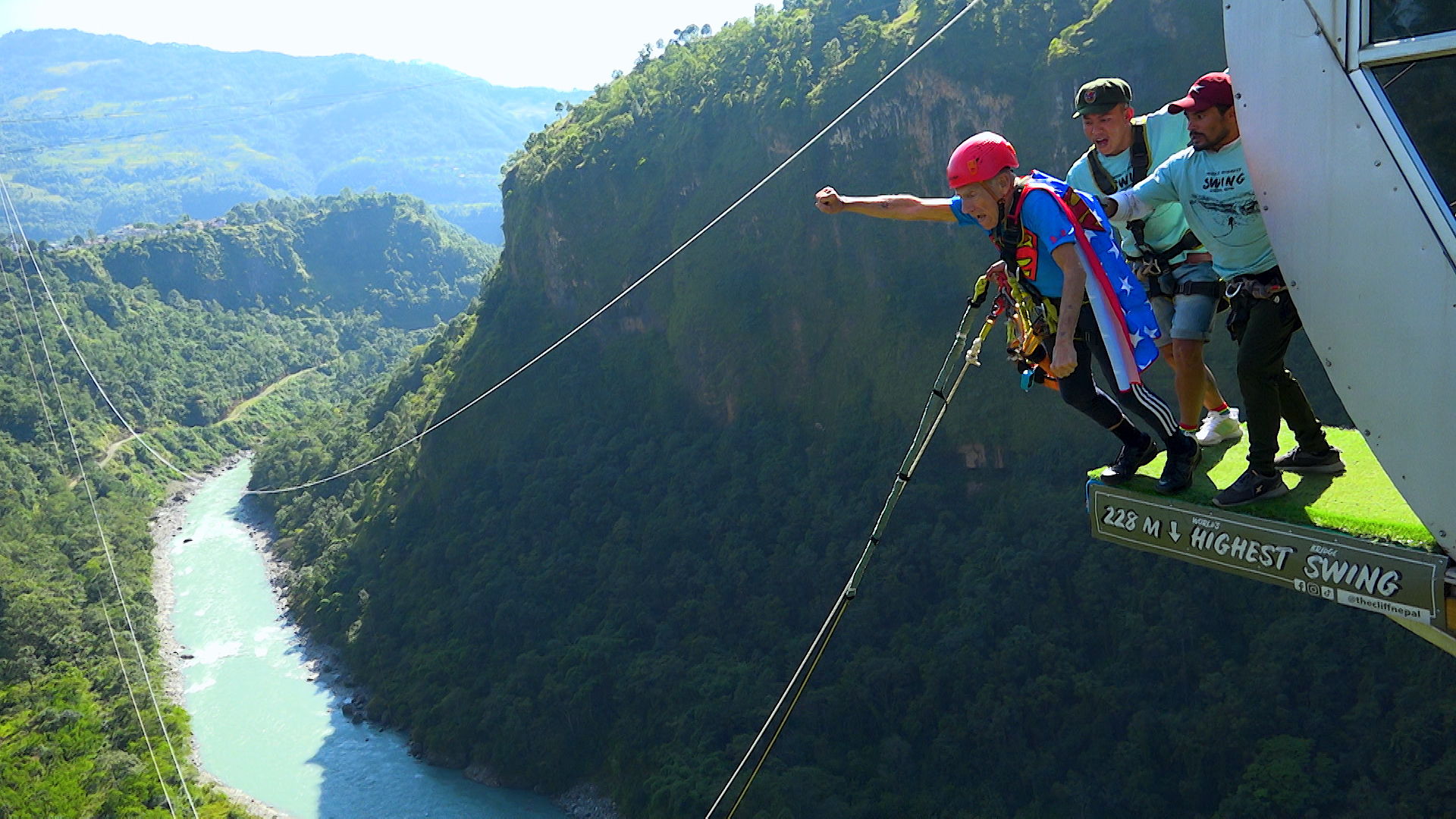 84-year-old Canadian bungee jumps at ‘The Cliff’ (photos)