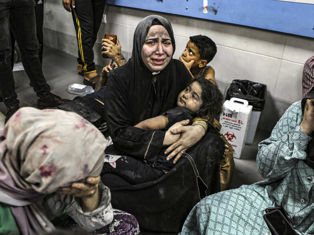 400 killed in Gaza hospital bomb blast
