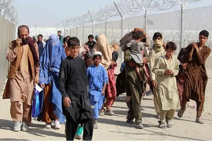 Afghanistan to build shelters for returned refugees