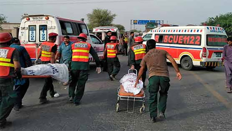 7 killed after trailer crushes rickshaw in Pakistan’s Punjab