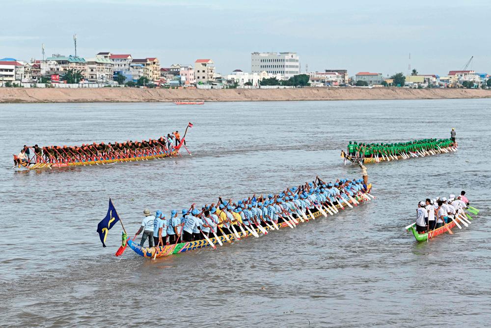 Cambodia’s Water Festival resumes after 3-year hiatus