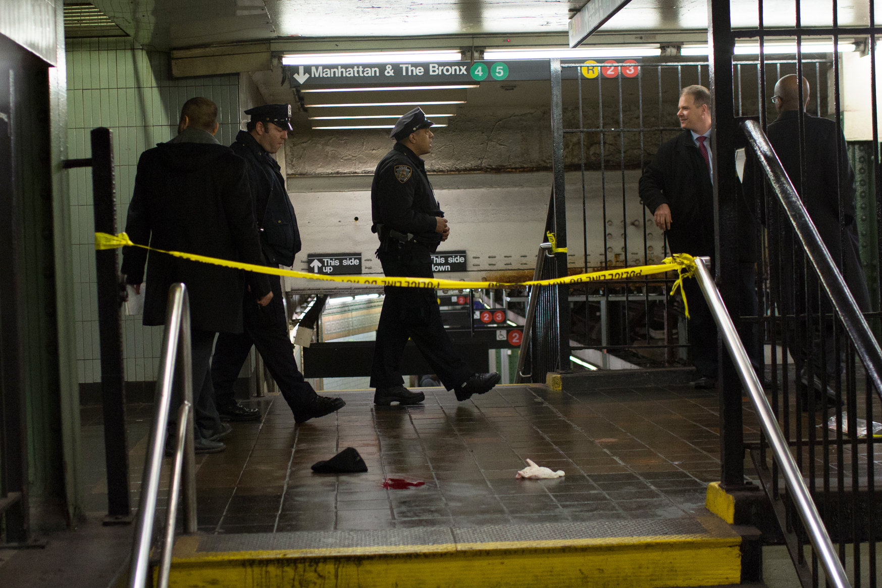 New York subway shooting leaves 2 injured
