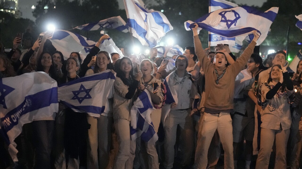 Israel, Hamas agree to extend truce for two more days