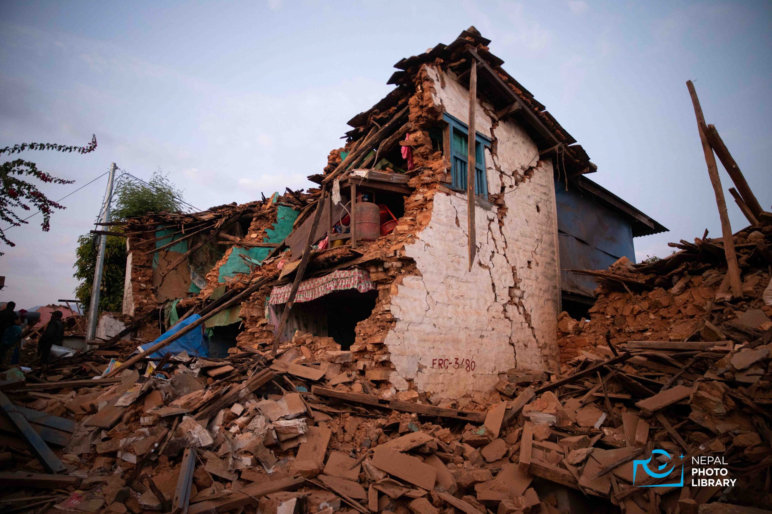 Film artists & producers aid for earthquake victims