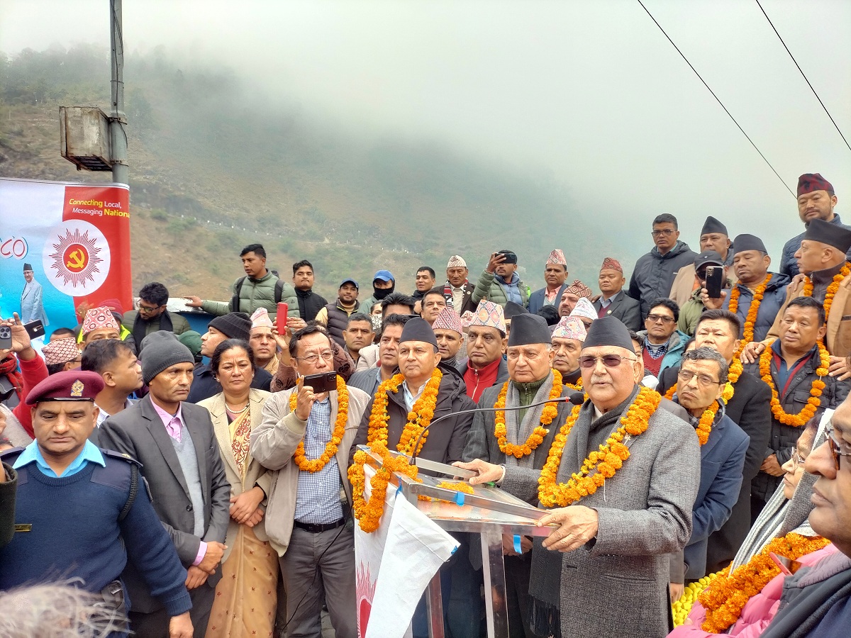Oli observed the birthplace of martyr Dashrath Chand