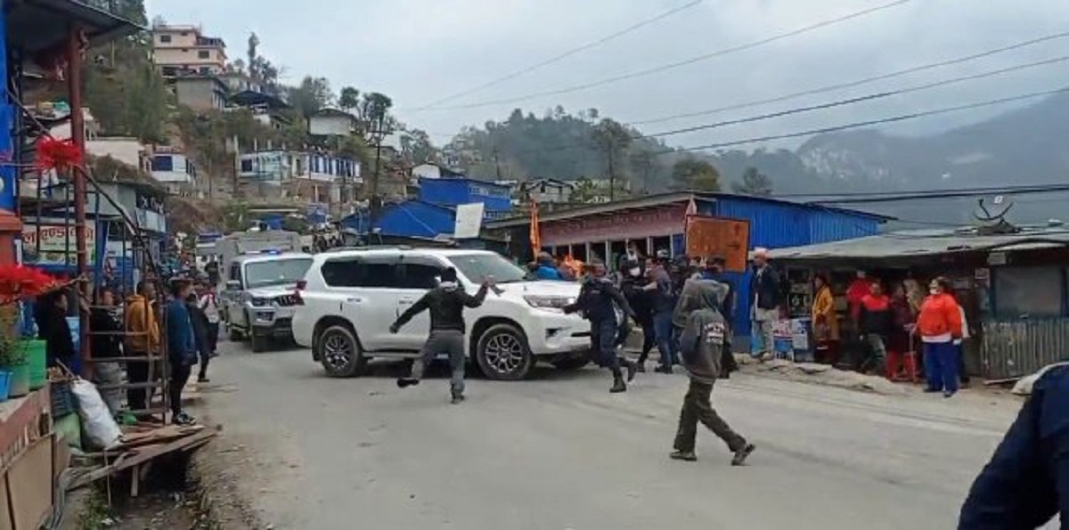 Koshi CM’s vehicle pelted with stones by identity activists