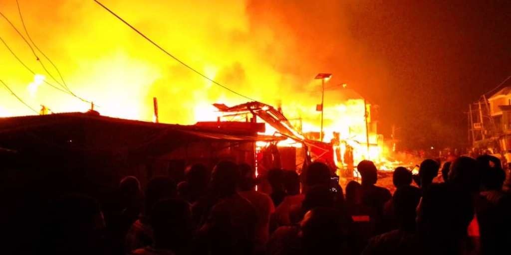 3 dead in fire in central Philippines