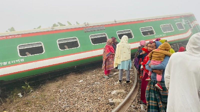 Train derailment leaves 1 dead in Bangladesh