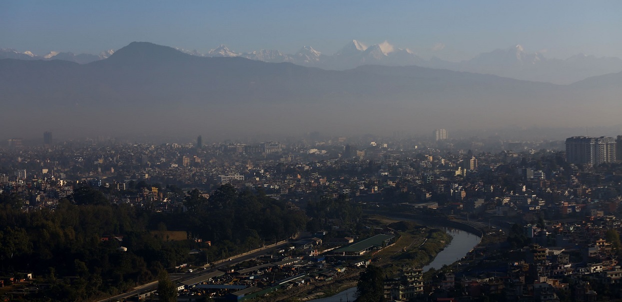 Partial western wind effect alters Nepal’s mountainous landscape