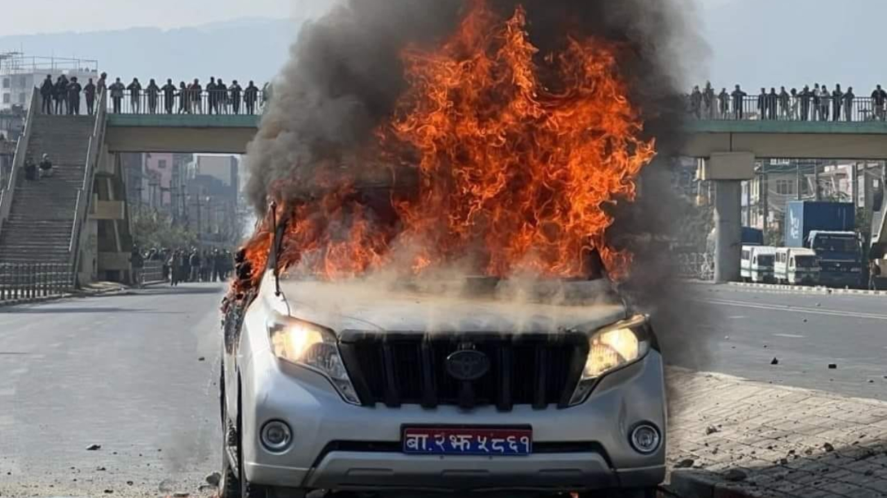 Five held for setting ablaze Minister Prakash Jwala’s vehicle