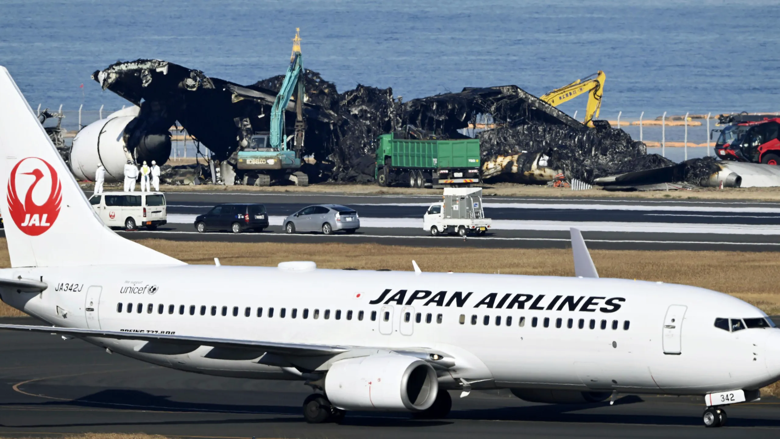 Runway at Tokyo’s Haneda Airport reopens after aircraft collision