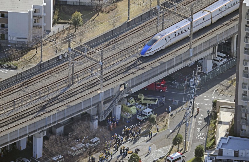 2 sent to hospital in Japan after explosion occurs near halted bullet train