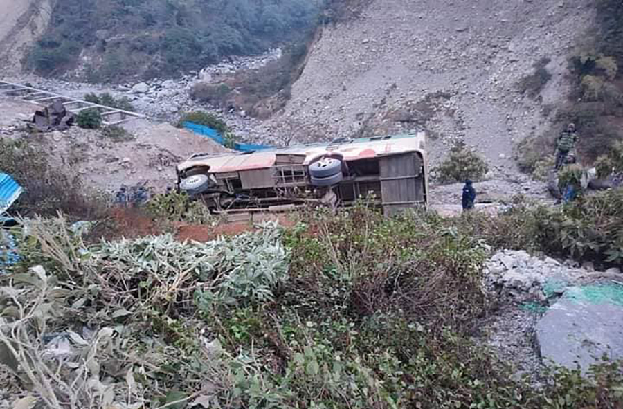 Bus leaving from Darchula for Mahendranagar plunged at Khimtadi